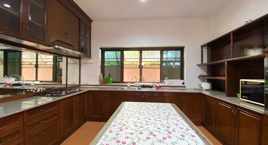 Casa en alquiler y en venta de 5 habitaciones en Doi Saket, Chiang Mai
