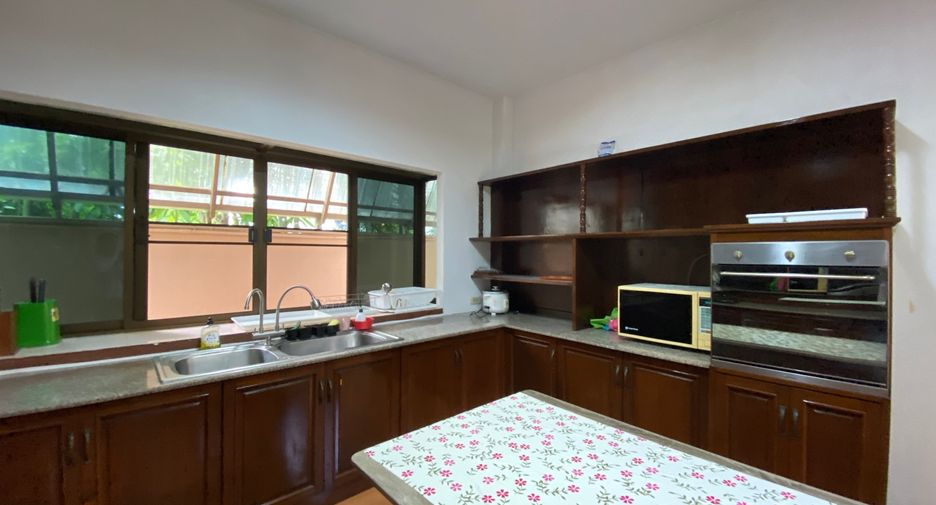 Casa en alquiler y en venta de 5 habitaciones en Doi Saket, Chiang Mai