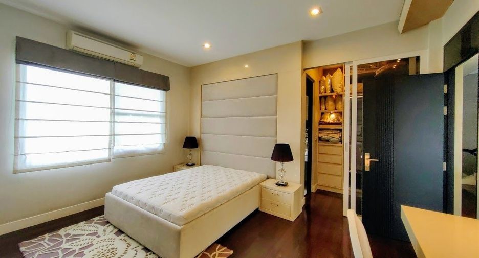 For sale 4 bed house in Mueang Nonthaburi, Nonthaburi