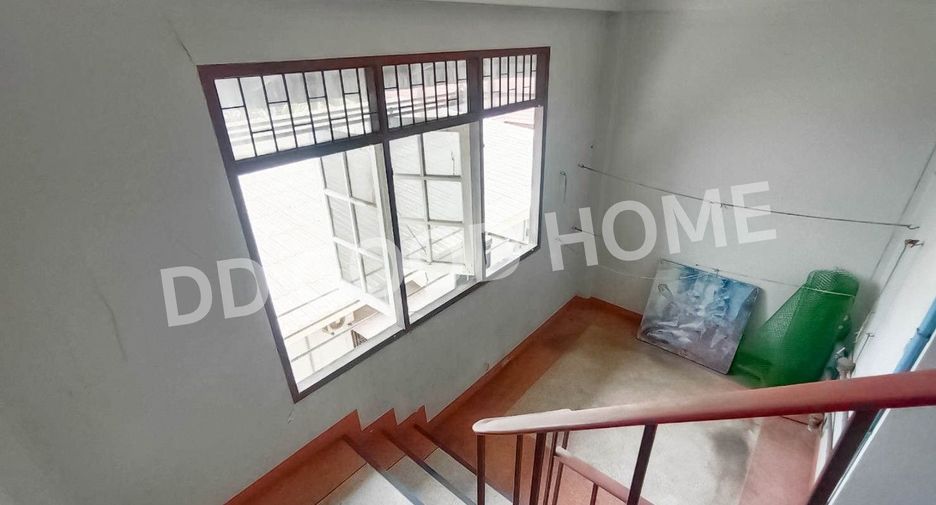 Gewerbefläche zum Kauf mit 5 Zimmer in Sam Phran, Nakhon Pathom