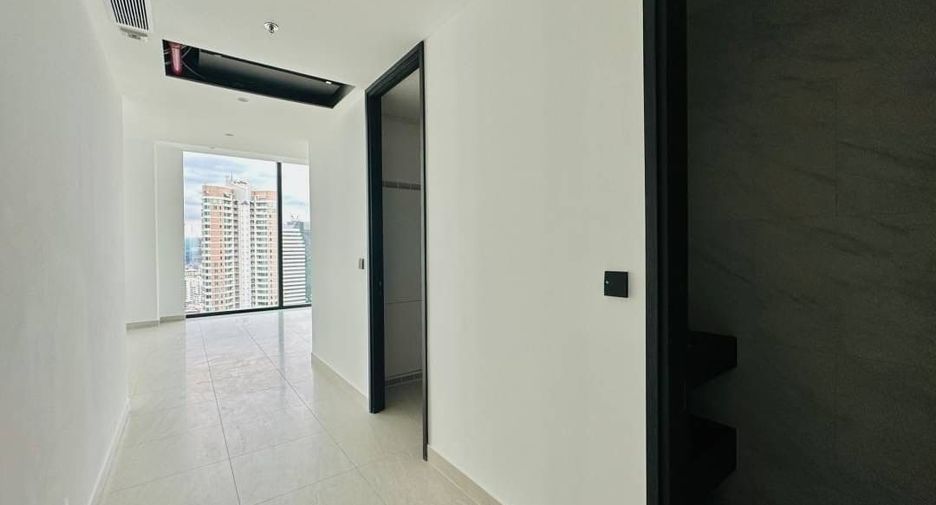 À vendre 3 chambres condo à Sathon, Bangkok
