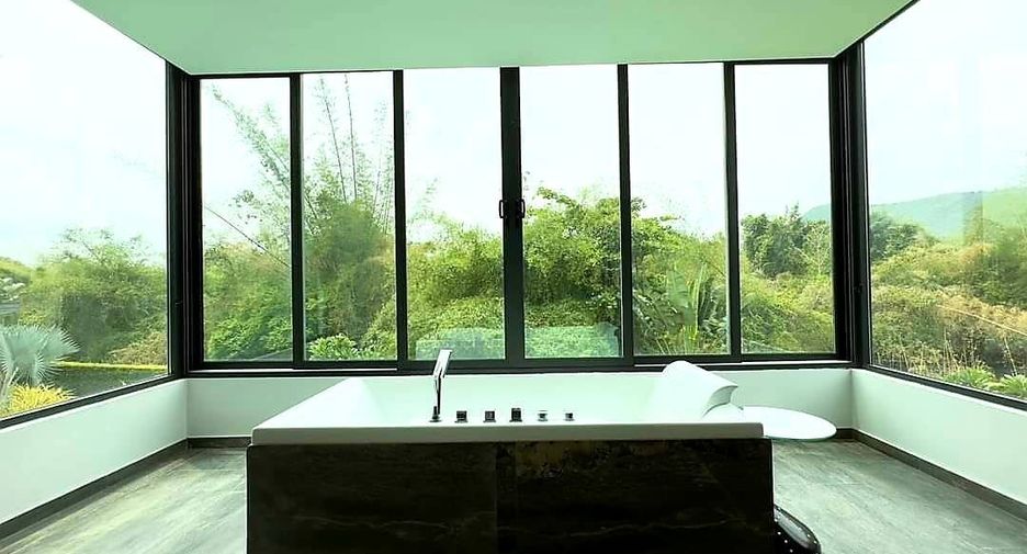 出售 4 卧室 别墅 在 Sattahip, Chon Buri
