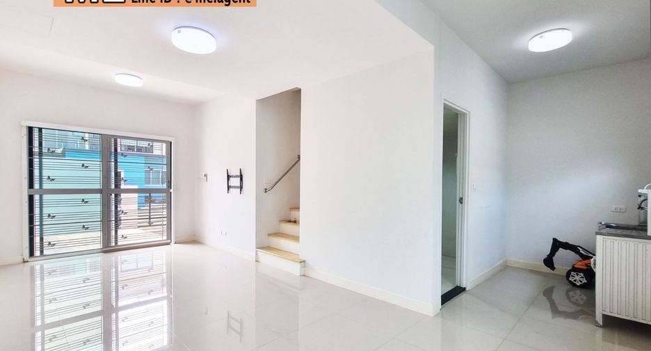 À vendre 2 chambres maison de ville à Suan Luang, Bangkok
