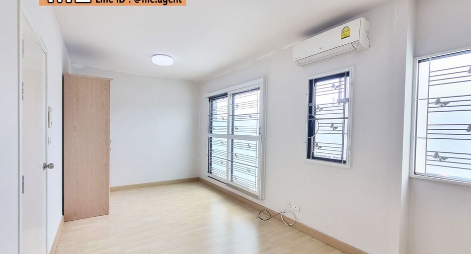À vendre 2 chambres maison de ville à Suan Luang, Bangkok