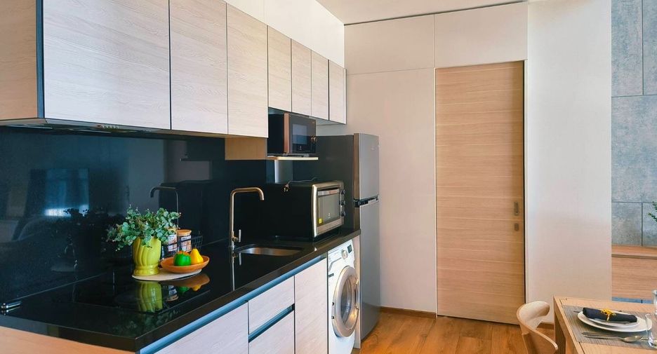 For rent 2 bedrooms condo in Khlong Toei, Bangkok