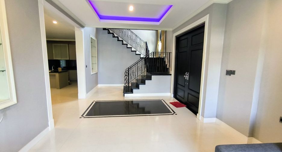 Casa en alquiler y en venta de 4 habitaciones en Bang Phli, Samut Prakan