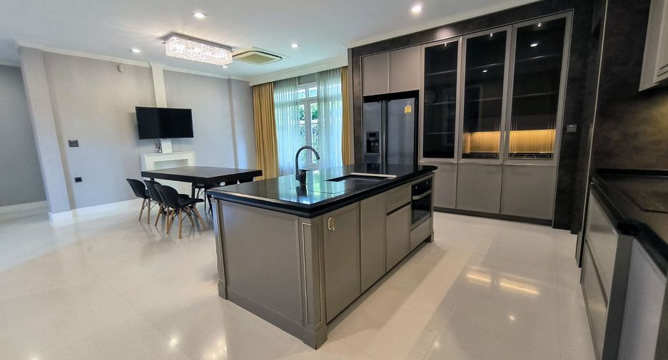 Casa en alquiler y en venta de 4 habitaciones en Bang Phli, Samut Prakan