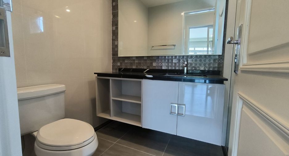 Casa en alquiler y en venta de 4 habitaciones en Bang Phli, Samut Prakan