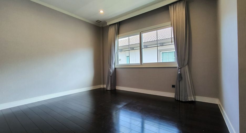 Casa en alquiler y en venta de 4 habitaciones en Bang Phli, Samut Prakan