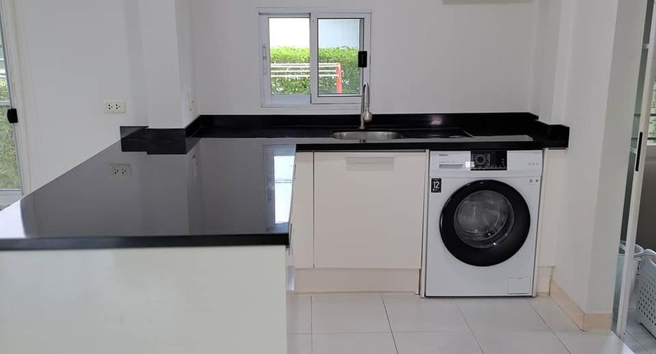 Haus zur Miete mit 3 Zimmer in Prawet, Bangkok