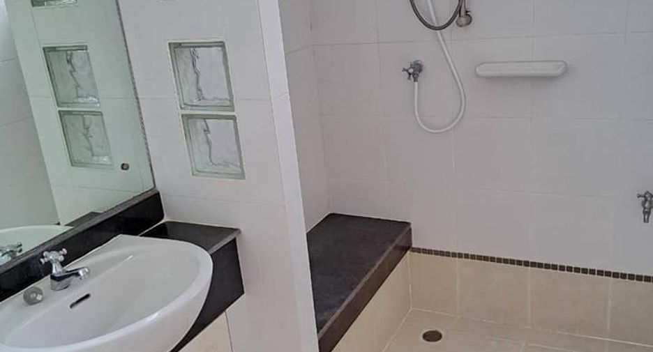Haus zur Miete mit 3 Zimmer in Prawet, Bangkok