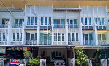 For sale 5 Beds townhouse in Mueang Nonthaburi, Nonthaburi