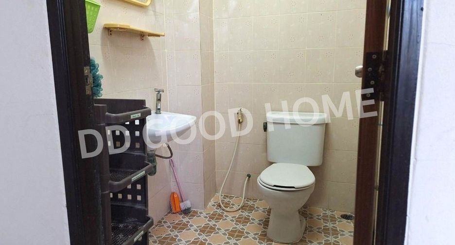 Gewerbefläche zur Miete und zum Kauf mit 2 Zimmer in Mueang Samut Prakan, Samut Prakan