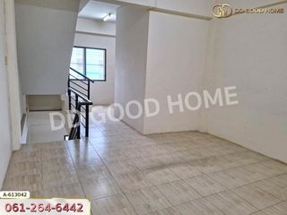 For rent and for sale 2 bed retail Space in Mueang Samut Prakan, Samut Prakan