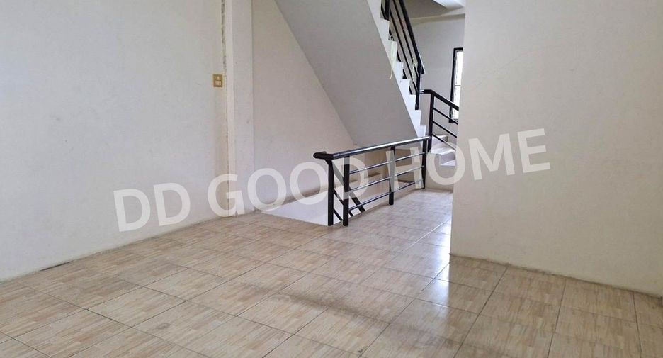 Gewerbefläche zur Miete und zum Kauf mit 2 Zimmer in Mueang Samut Prakan, Samut Prakan