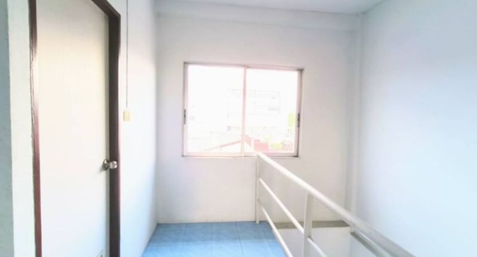 Gewerbefläche zur Miete und zum Kauf in Si Racha, Chonburi
