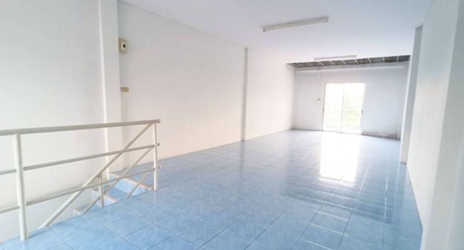 Gewerbefläche zur Miete und zum Kauf in Si Racha, Chonburi