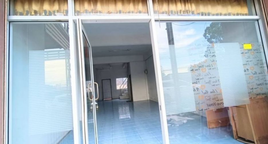 Gewerbefläche zur Miete und zum Kauf in Si Racha, Chonburi