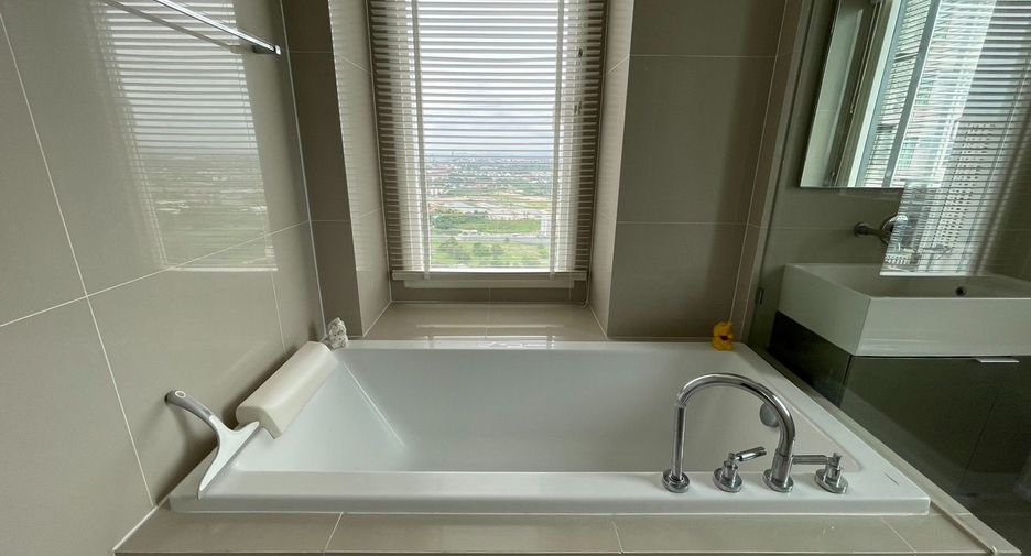 For rent 2 bedrooms condo in Bang Lamung, Chonburi