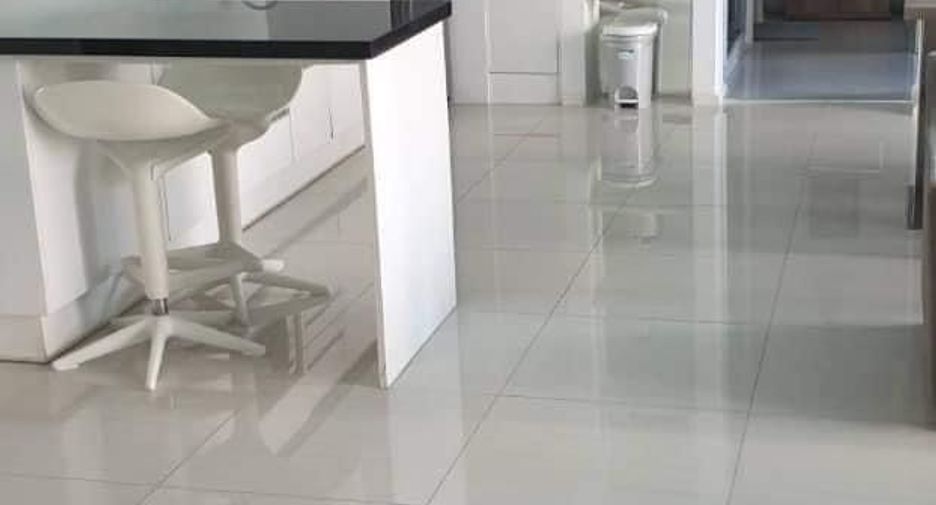 For rent 2 bedrooms condo in Bang Lamung, Chonburi