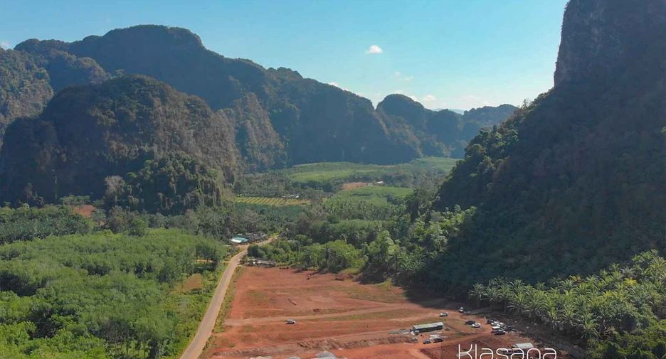 For sale 3 bedrooms villa in Mueang Krabi, Krabi