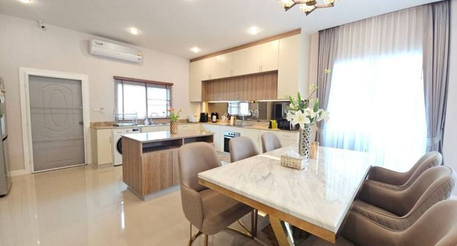 For rent and for sale 3 bedrooms house in Bang Lamung, Chonburi