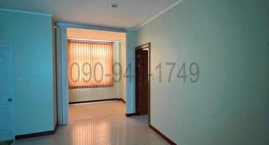 À vendre 3 chambres bureau à Min Buri, Bangkok