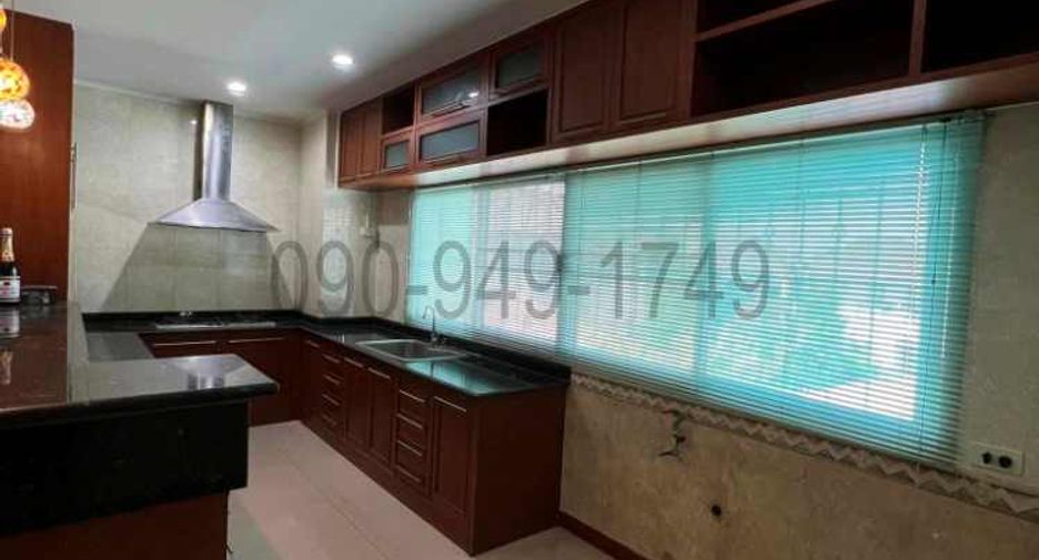 À vendre 3 chambres bureau à Min Buri, Bangkok