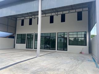 For sale 8 bed retail Space in Lam Luk Ka, Pathum Thani