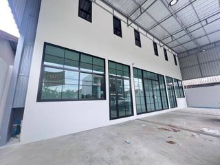 For sale 8 bed retail Space in Lam Luk Ka, Pathum Thani