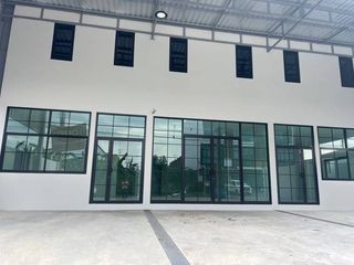 For sale 8 bed retail Space in Lam Luk Ka, Pathum Thani
