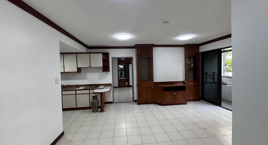 For rent and for sale 1 bed condo in Yan Nawa, Bangkok