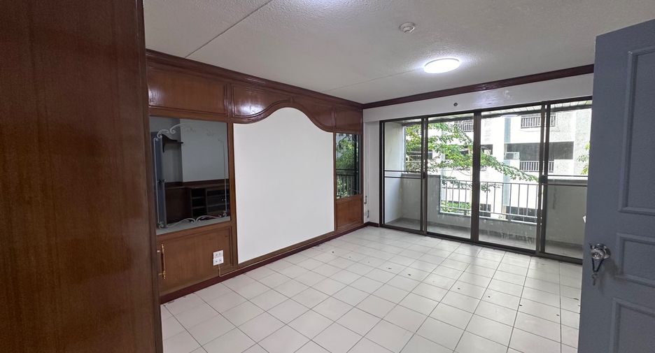 For rent and for sale 1 bed condo in Yan Nawa, Bangkok