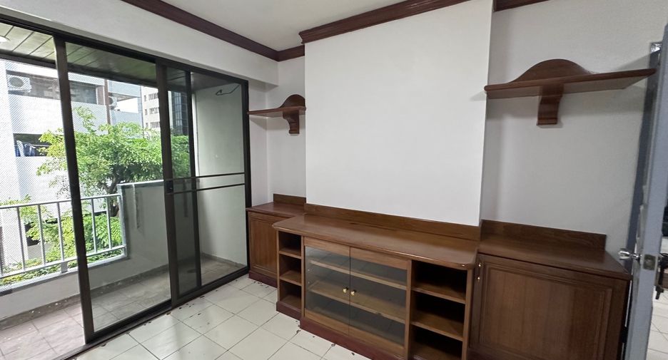 For rent and for sale 1 bed condo in Yan Nawa, Bangkok