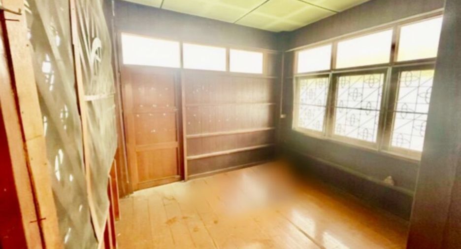 For sale 5 bedrooms house in Mueang Lampang, Lampang