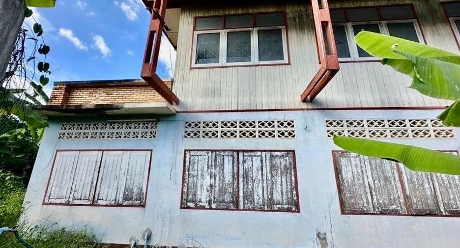 For sale 5 bedrooms house in Mueang Lampang, Lampang