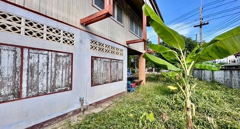 For sale 5 bedrooms house in Mueang Lampang, Lampang