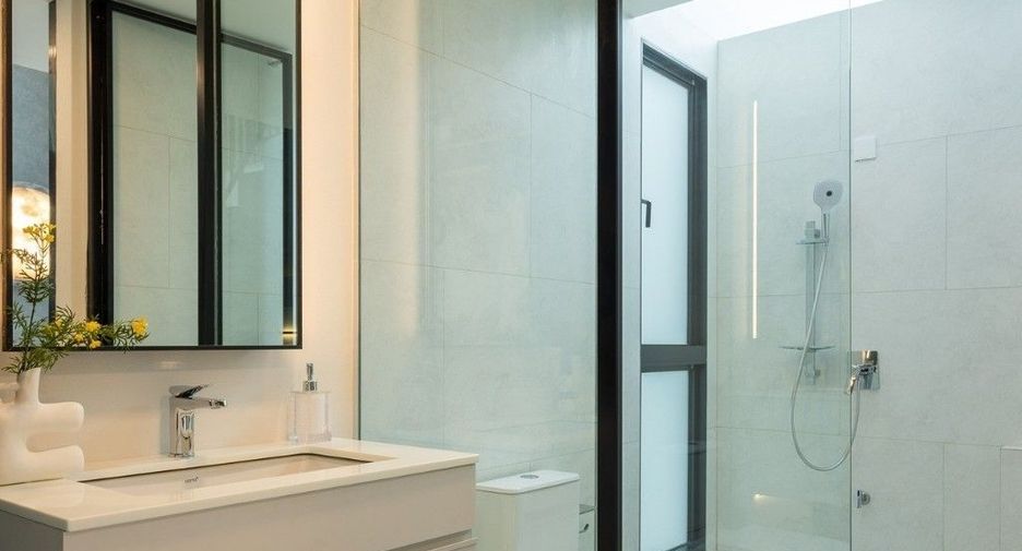 Casa en alquiler de 4 habitaciones en Saphan Sung, Bangkok