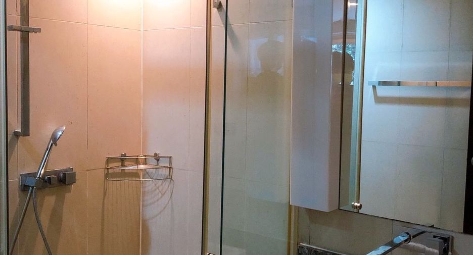 For rent 2 ベッドルーム condo in Sathon, Bangkok