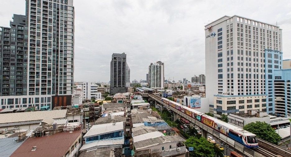 For sale 2 bedrooms condo in Phaya Thai, Bangkok