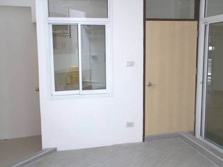 For rent 7 bedrooms office in Pathum Wan, Bangkok