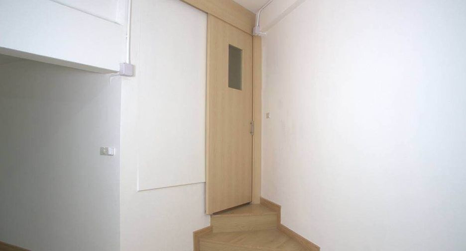 For rent 7 bedrooms office in Pathum Wan, Bangkok