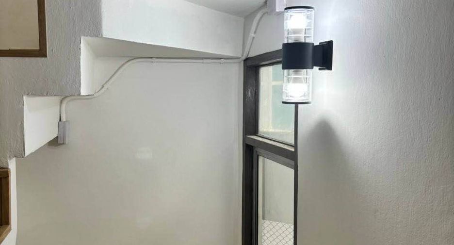 For rent 7 bedrooms office in Pathum Wan, Bangkok