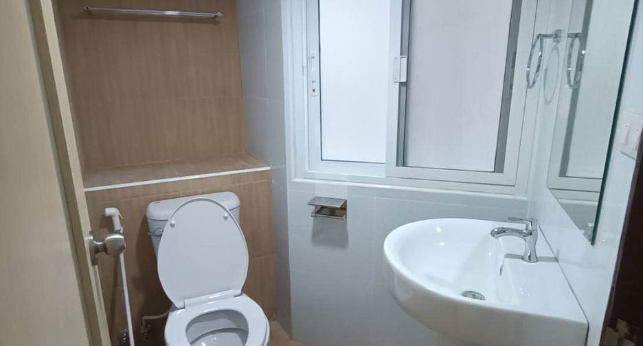 For rent 7 bedrooms office in Pathum Wan, Bangkok