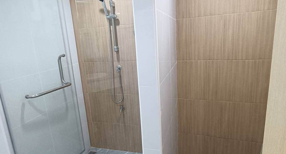 For rent 7 bedrooms office in Pathum Wan, Bangkok