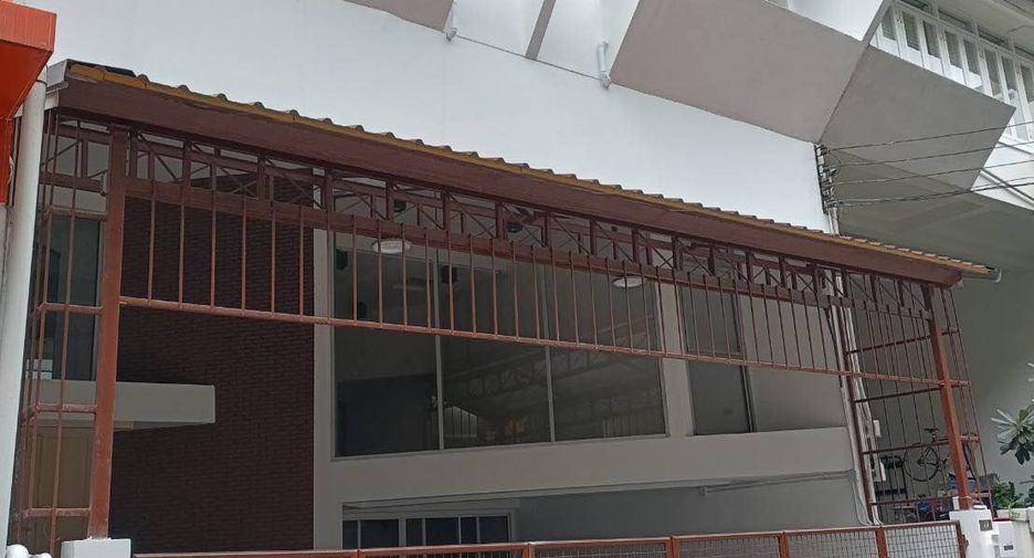For rent 7 bedrooms office in Pathum Wan, Bangkok