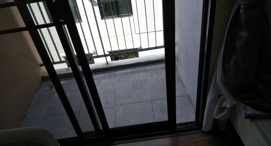 For sale 1 bed condo in Wang Thonglang, Bangkok