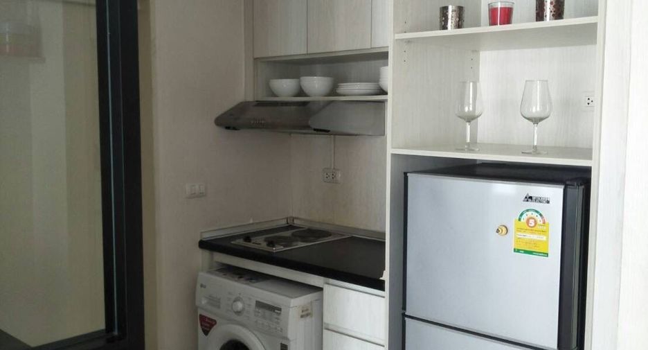 For sale 1 bed condo in Wang Thonglang, Bangkok