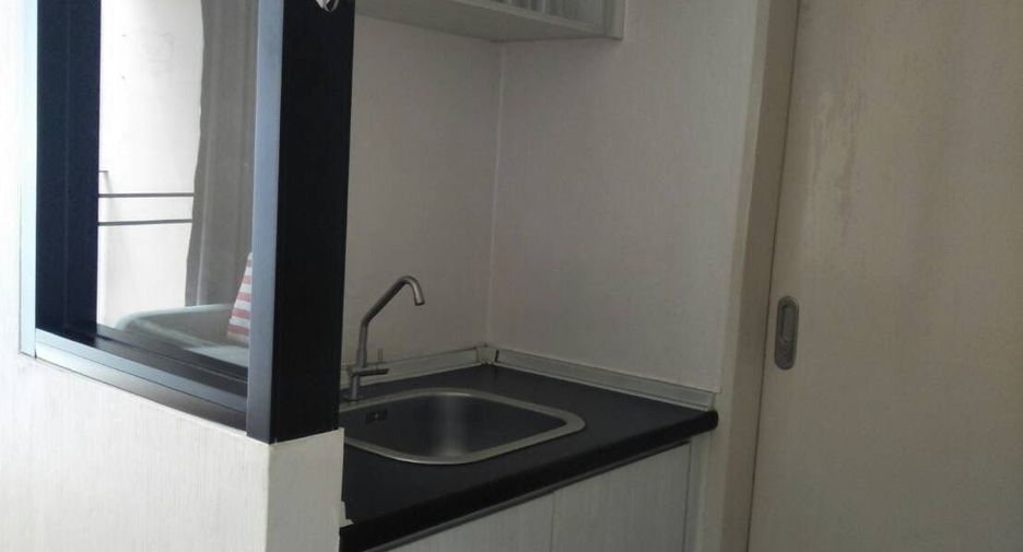 For sale 1 bed condo in Wang Thonglang, Bangkok