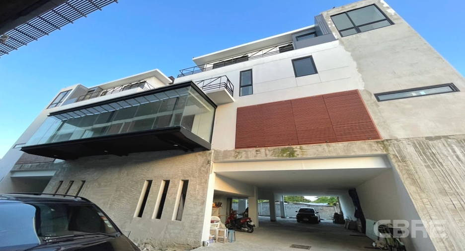 For sale 8 bedrooms condo in Suan Luang, Bangkok